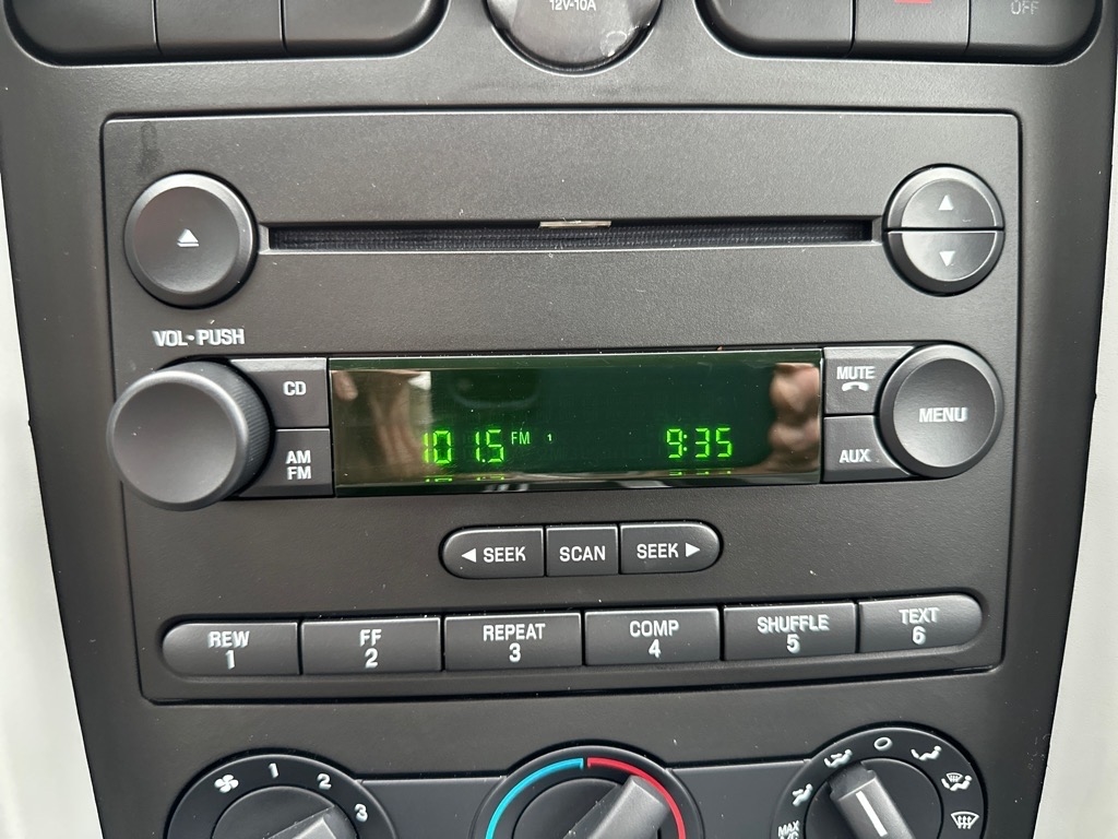 Ford Mustang 2dr Cpe GT Deluxe 2006