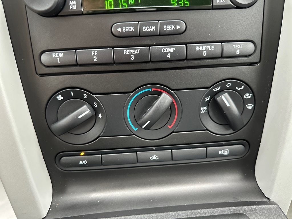 Ford Mustang 2dr Cpe GT Deluxe 2006