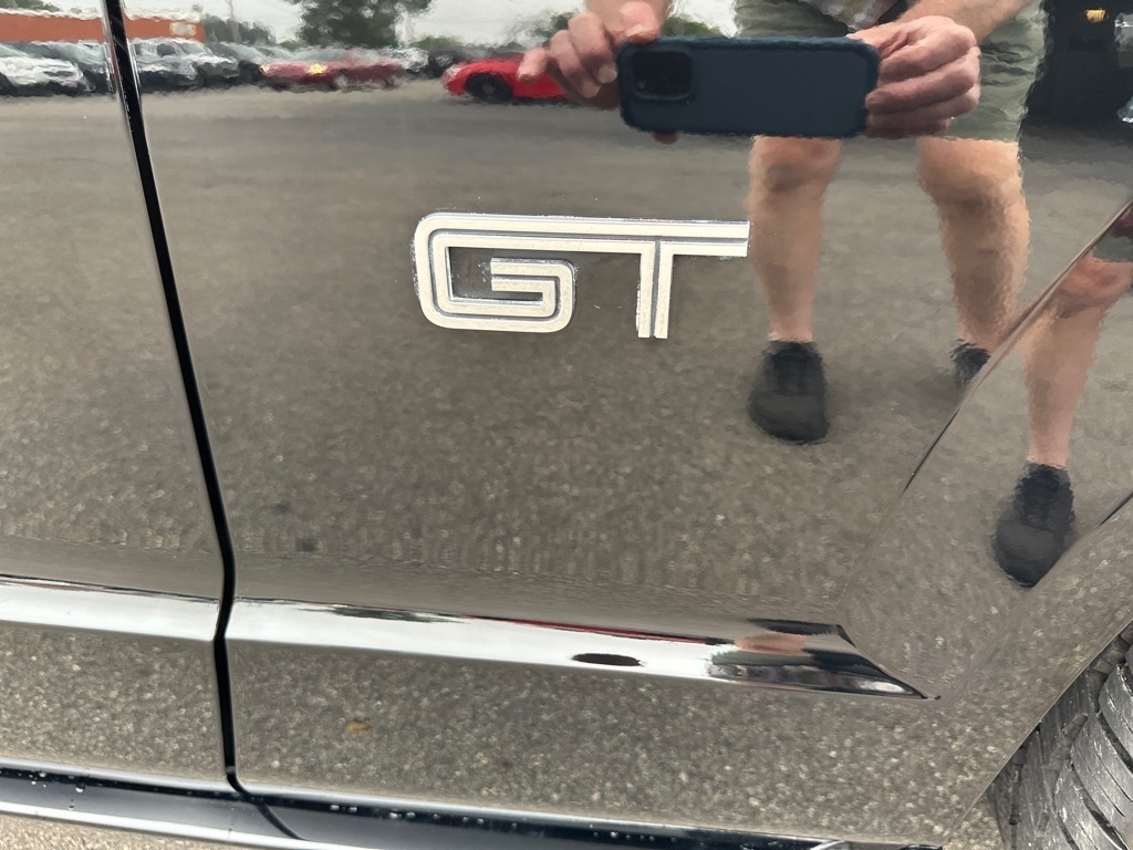 Ford Mustang 2dr Cpe GT Deluxe 2006