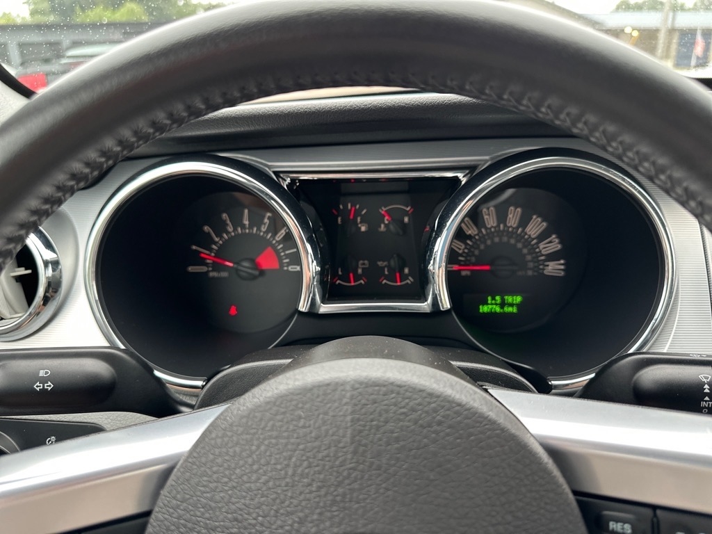 Ford Mustang 2dr Cpe GT Deluxe 2006