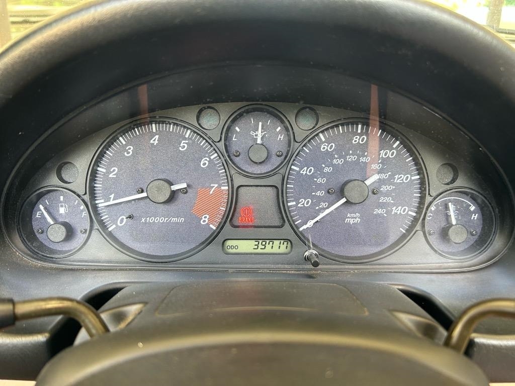 Mazda MX-5 Miata 2dr Convertible Base Manual 2000