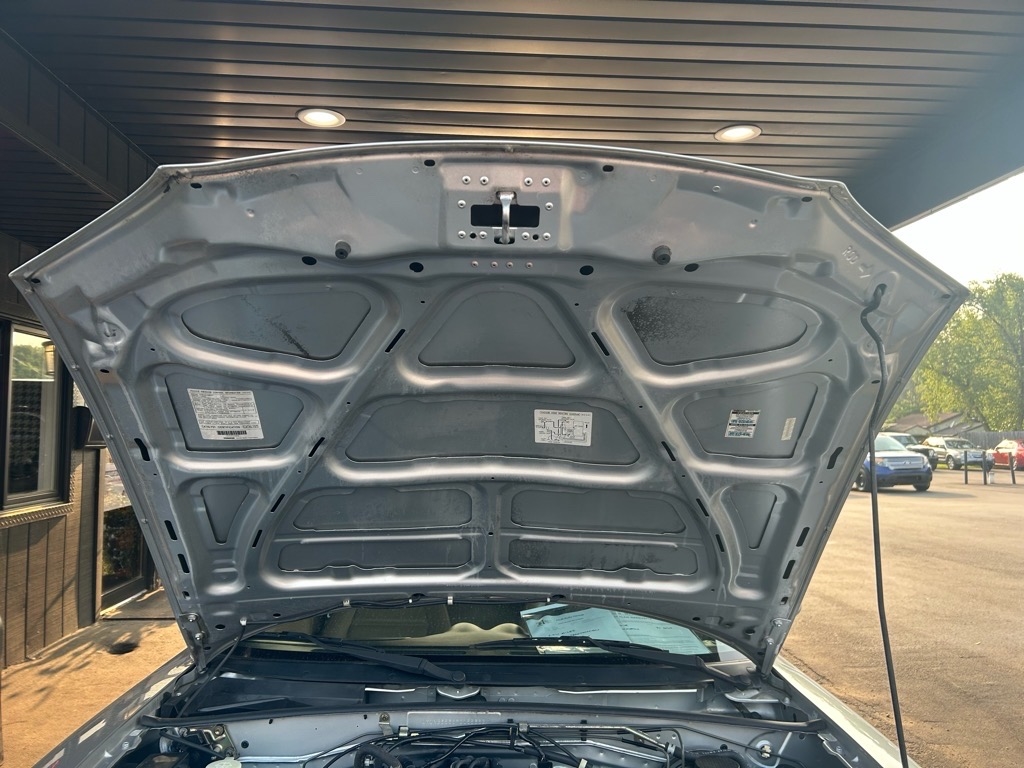 Mazda MX-5 Miata 2dr Convertible Base Manual 2000