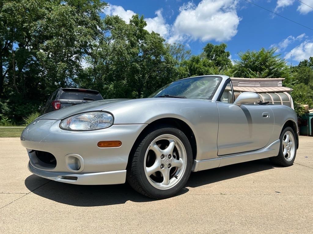 2000 Mazda MX-5 Miata 2dr Convertible Base Manual