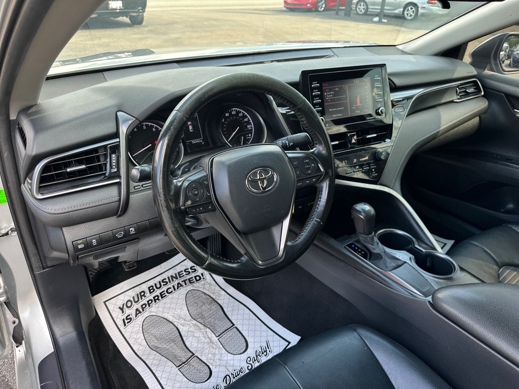 Toyota Camry SE Auto (Natl) 2021