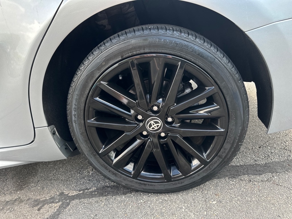 Toyota Camry SE Auto (Natl) 2021