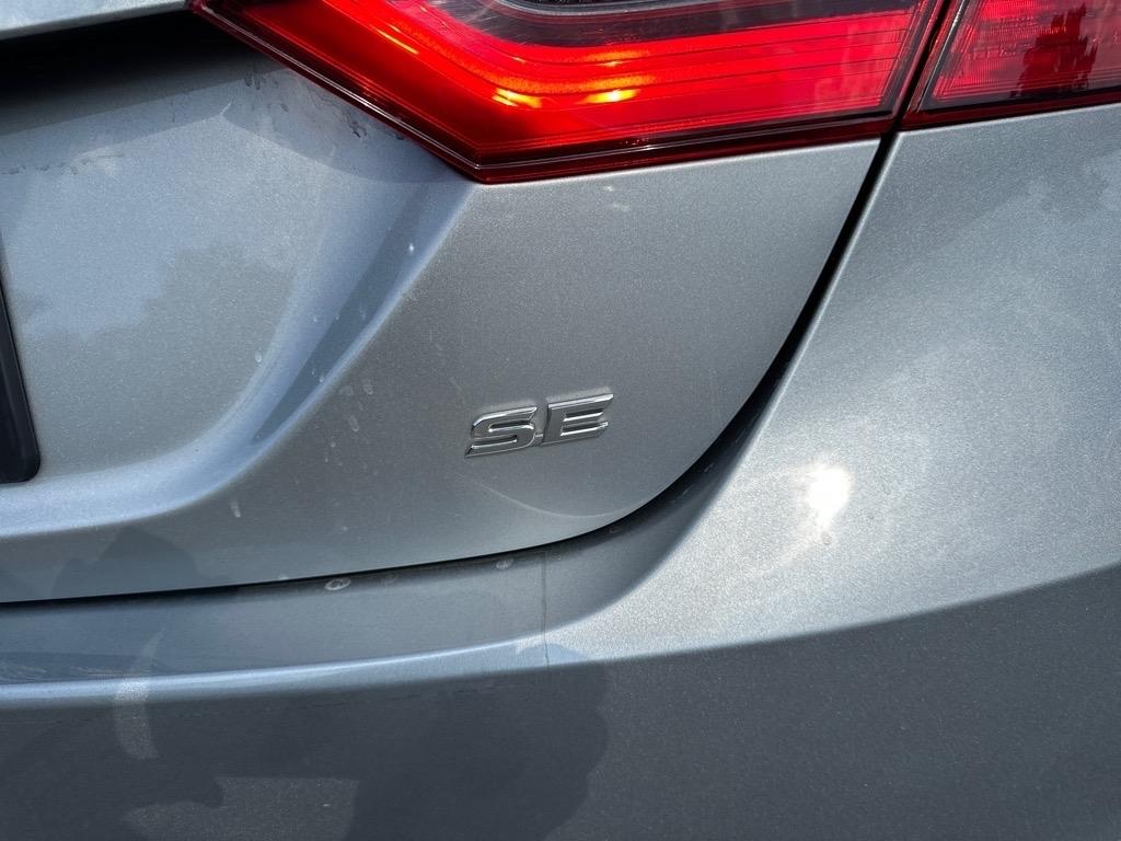 Toyota Camry SE Auto (Natl) 2021