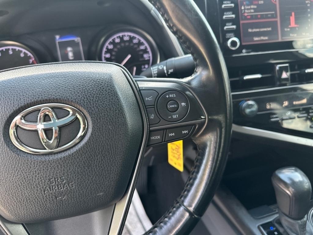 Toyota Camry SE Auto (Natl) 2021