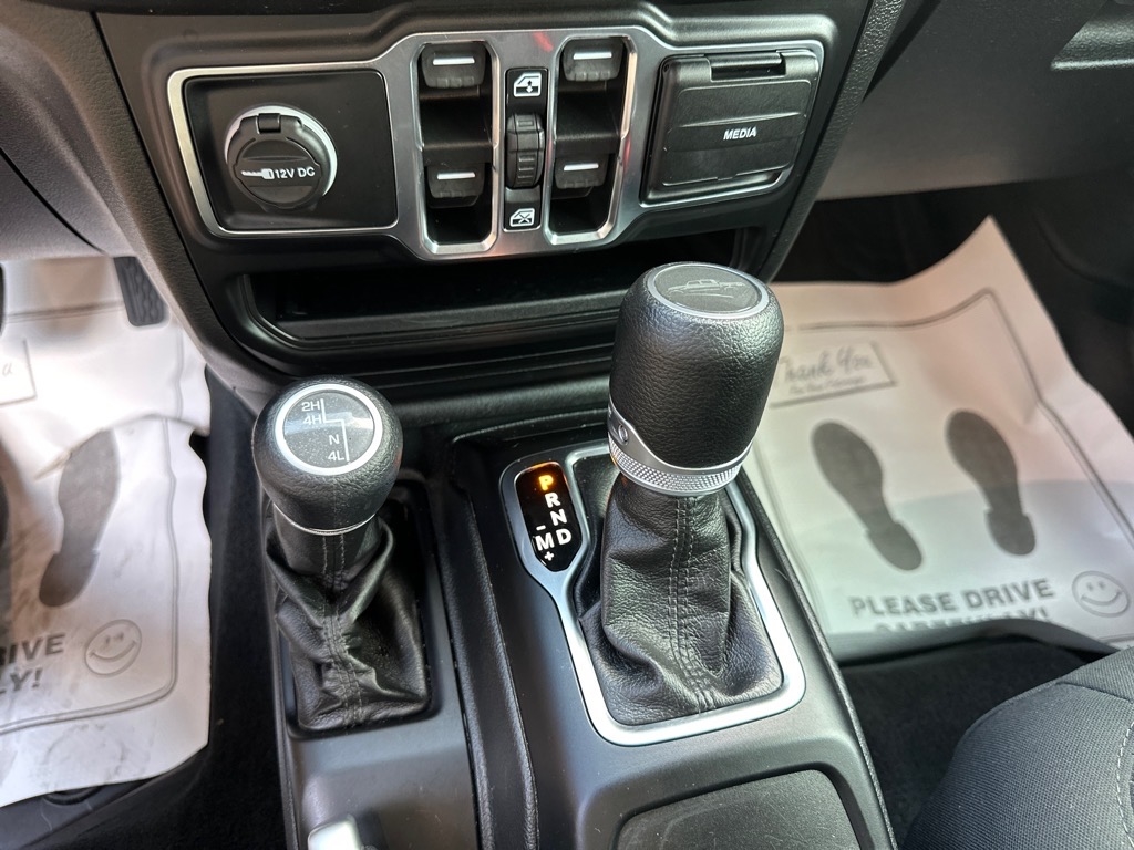 Jeep Gladiator Willys 4x4 2022