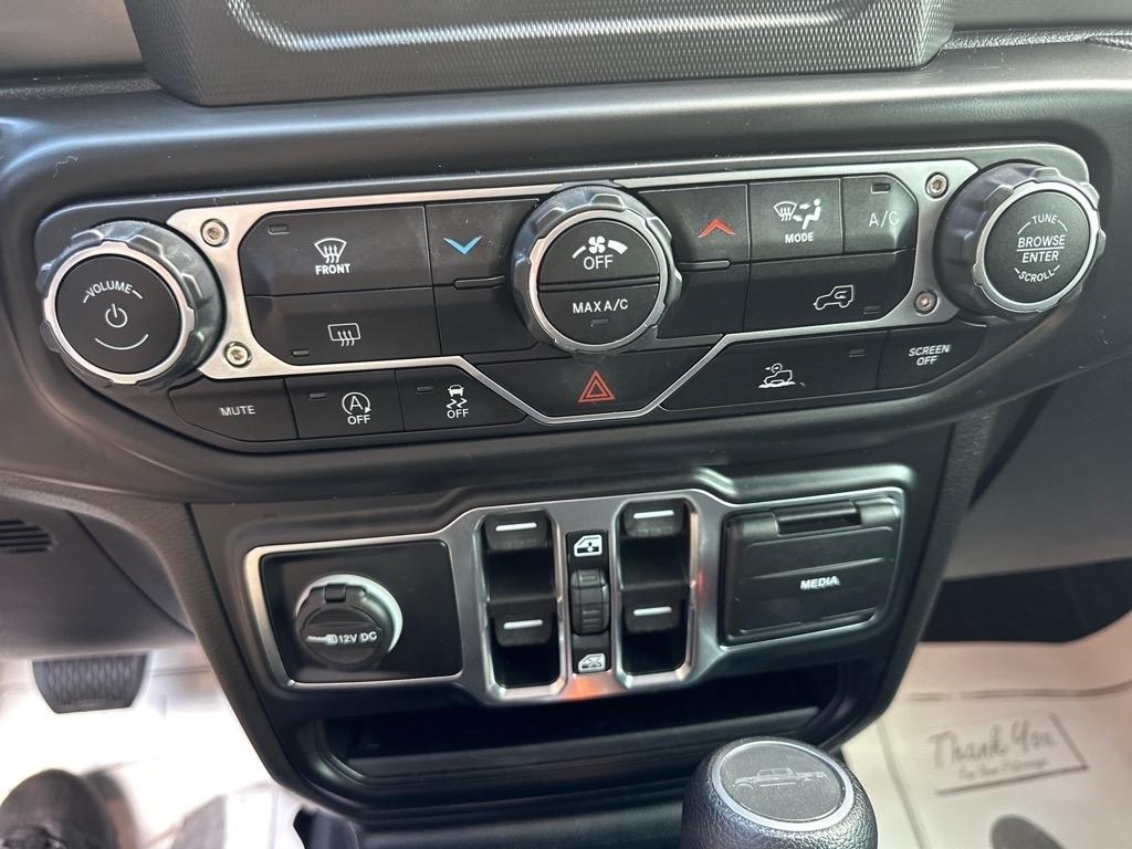 Jeep Gladiator Willys 4x4 2022