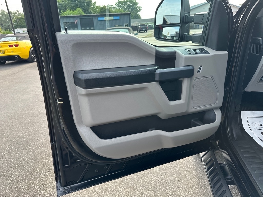 Ford F-150 XL 4WD SuperCrew 5.5' Box 2019 Ford F-150 XL 4WD SuperCrew 5.5' Box 2019
