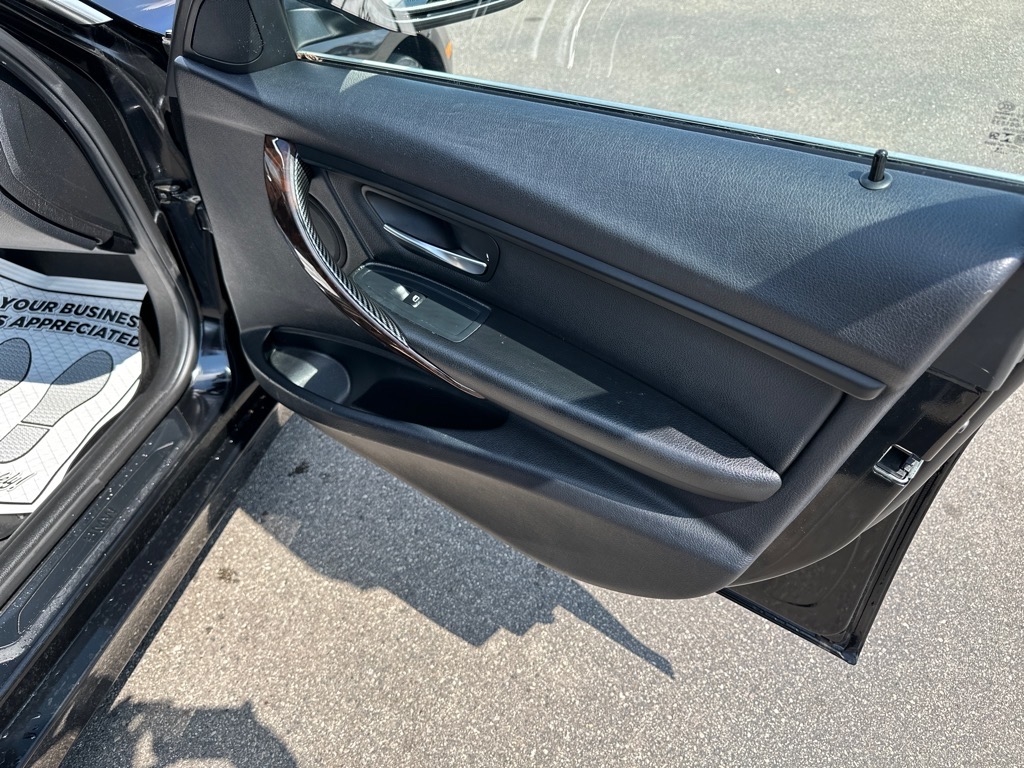 BMW 3 Series 4dr Sdn 328i xDrive AWD SULEV South Africa 2015