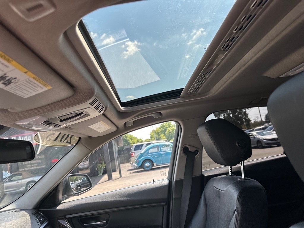 BMW 3 Series 4dr Sdn 328i xDrive AWD SULEV South Africa 2015