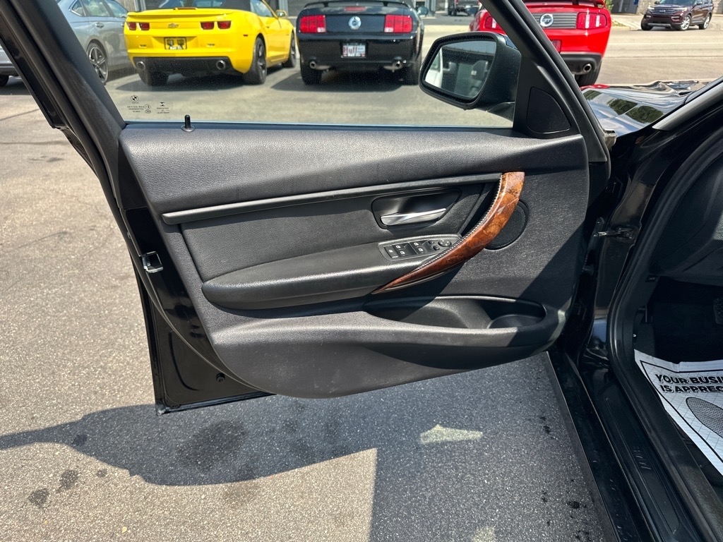 BMW 3 Series 4dr Sdn 328i xDrive AWD SULEV South Africa 2015