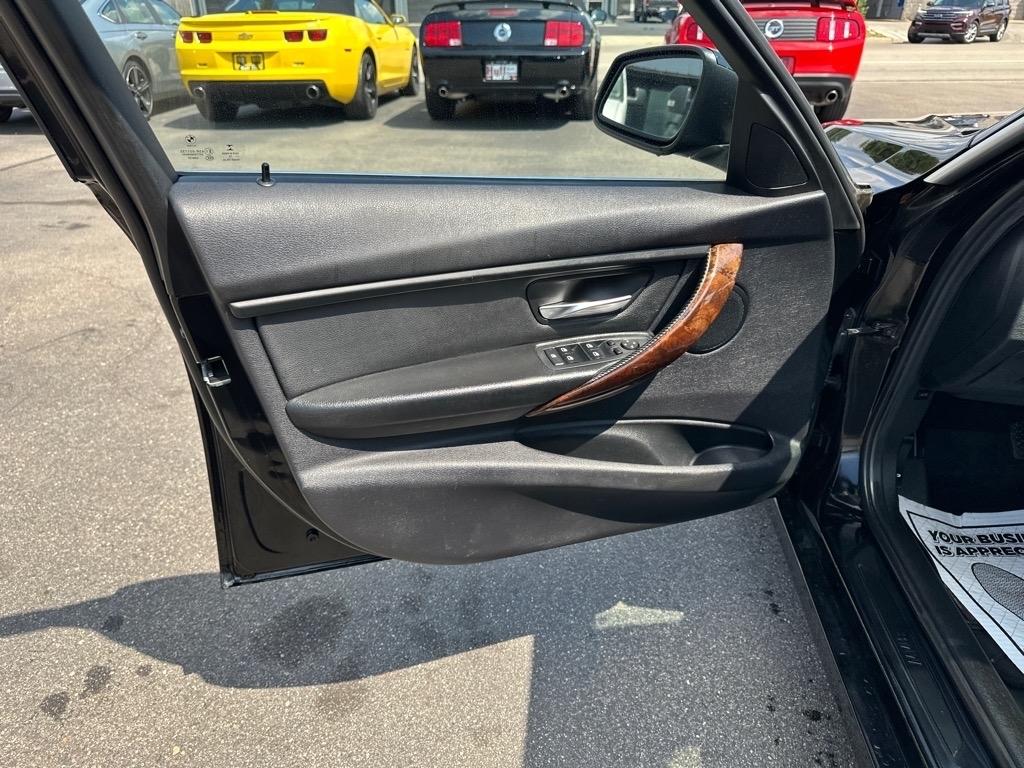 BMW 3 Series 4dr Sdn 328i xDrive AWD SULEV South Africa 2015