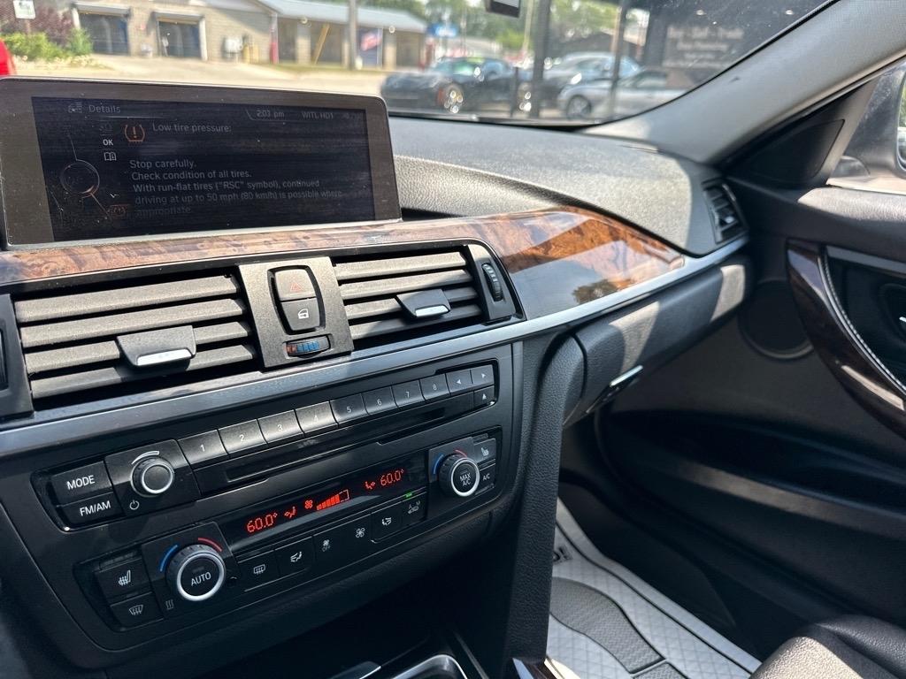 BMW 3 Series 4dr Sdn 328i xDrive AWD SULEV South Africa 2015