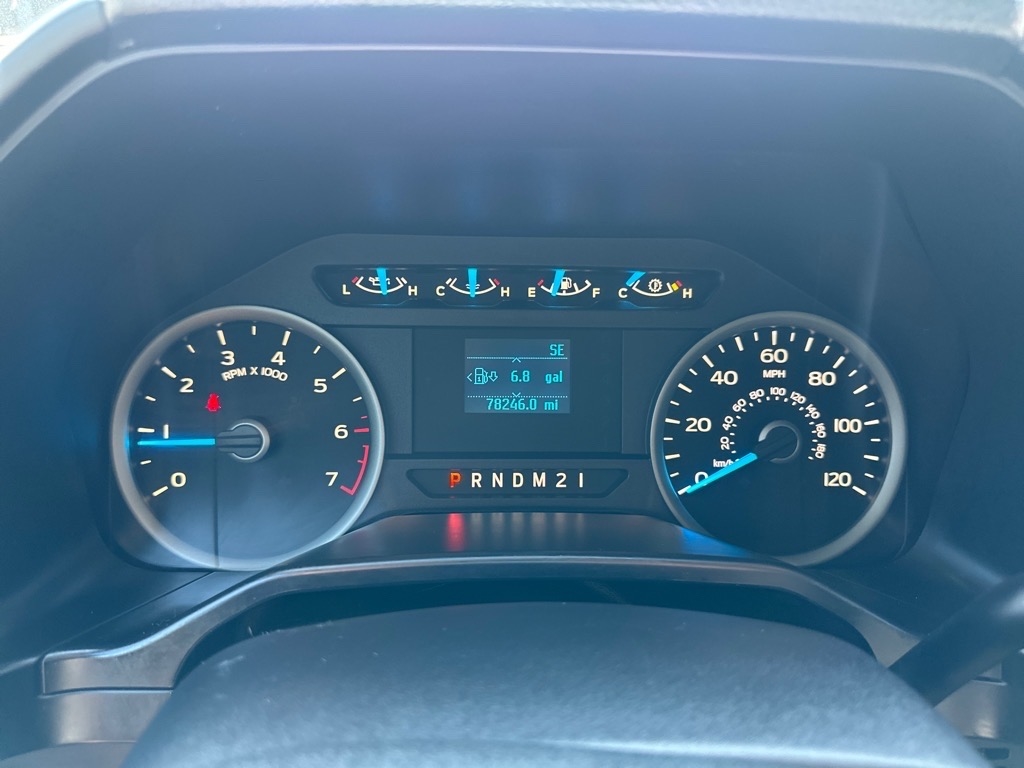 Ford F-150 4WD SuperCrew 145" Lariat 2015