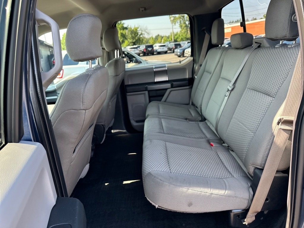 Ford F-150 4WD SuperCrew 145" Lariat 2015