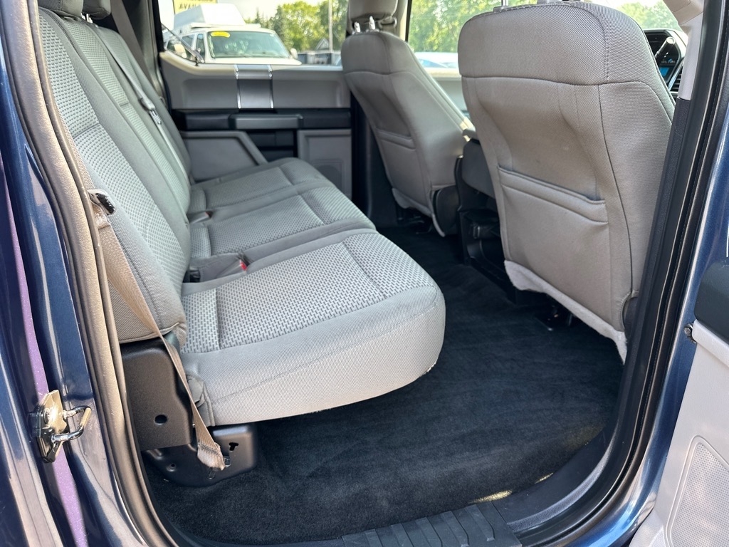 Ford F-150 4WD SuperCrew 145" Lariat 2015