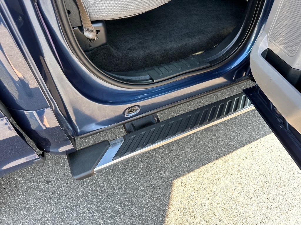 Ford F-150 4WD SuperCrew 145" Lariat 2015