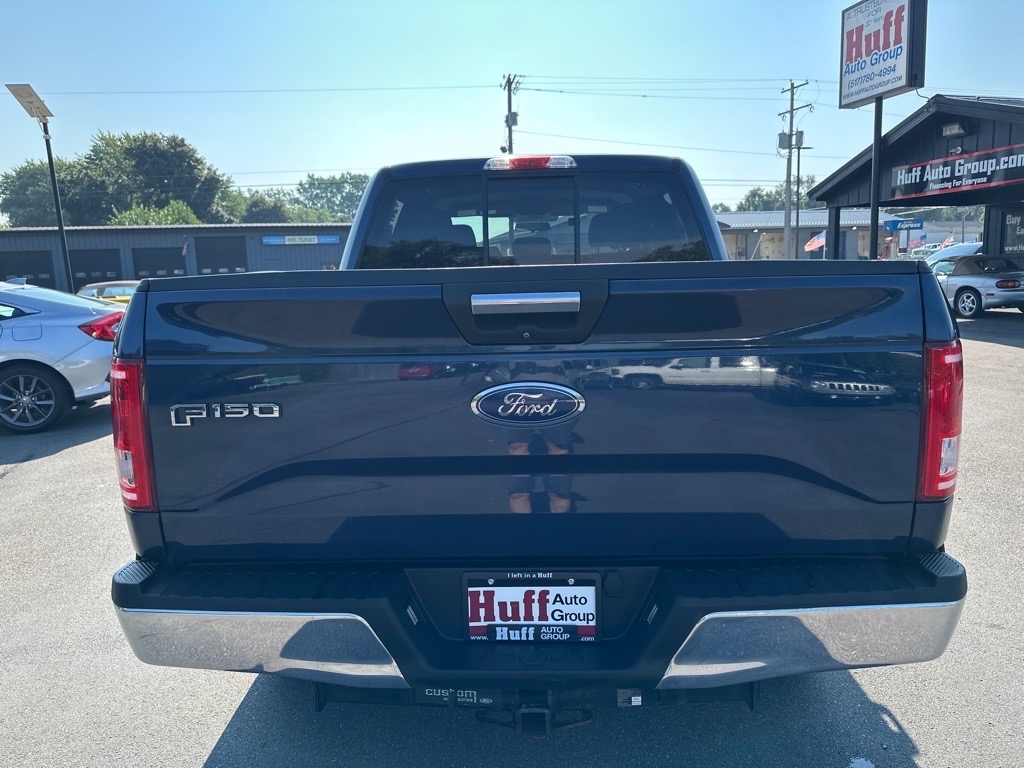 Ford F-150 4WD SuperCrew 145" Lariat 2015