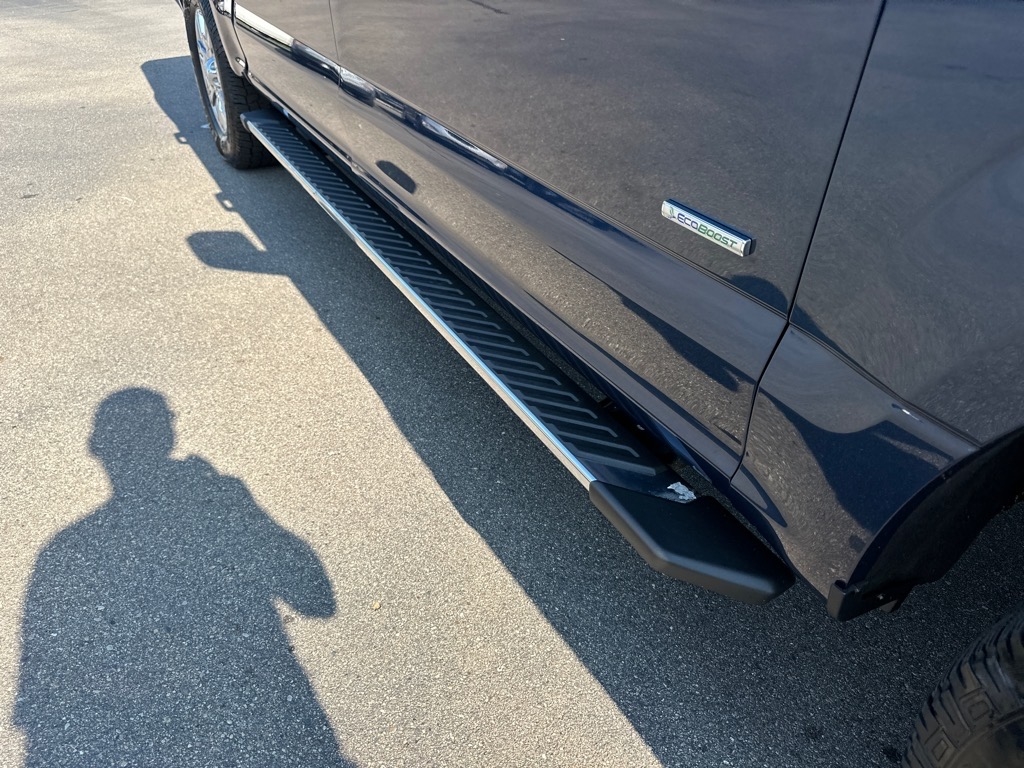 Ford F-150 4WD SuperCrew 145" Lariat 2015