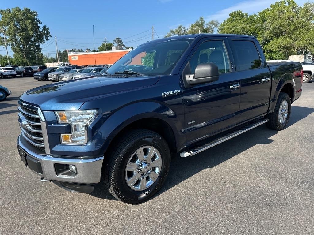 Ford F-150 4WD SuperCrew 145" Lariat 2015