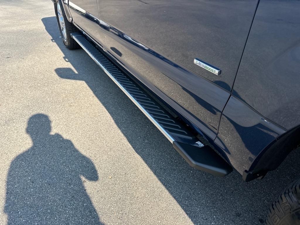 Ford F-150 4WD SuperCrew 145" Lariat 2015