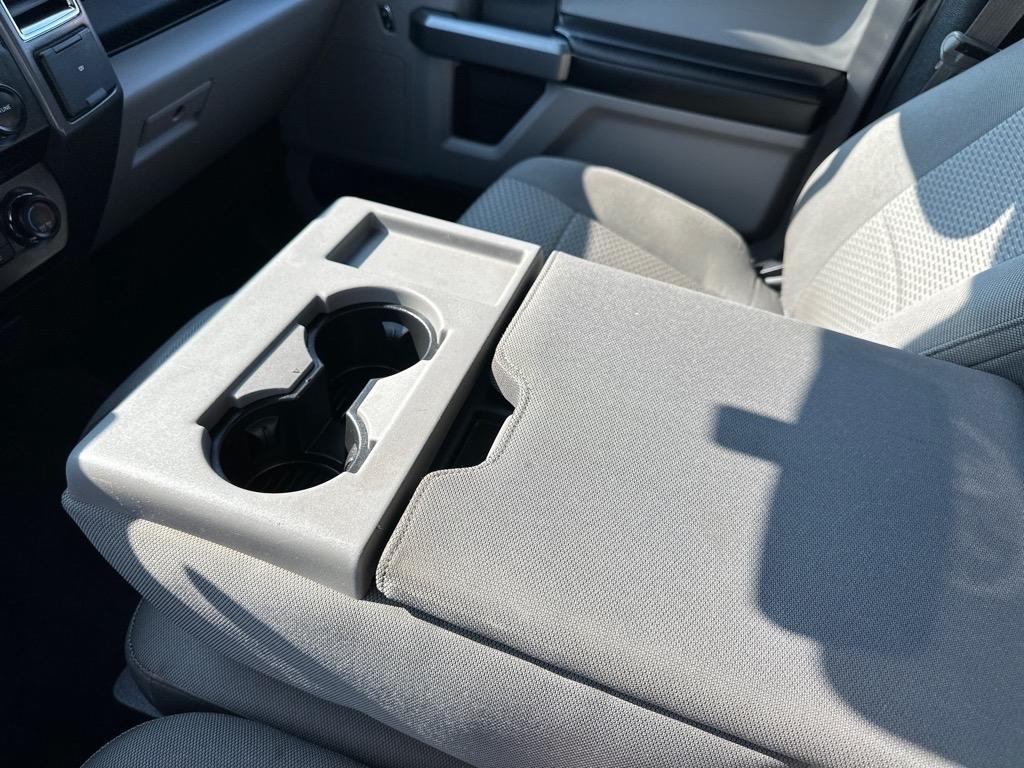 Ford F-150 4WD SuperCrew 145" Lariat 2015