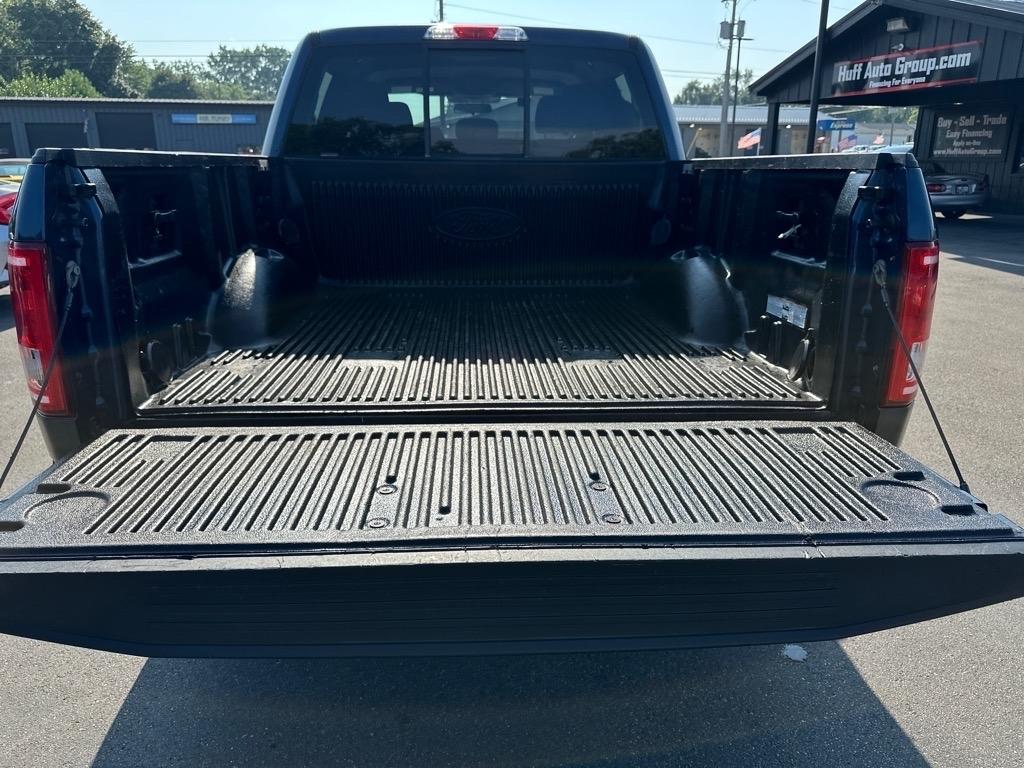 Ford F-150 4WD SuperCrew 145" Lariat 2015