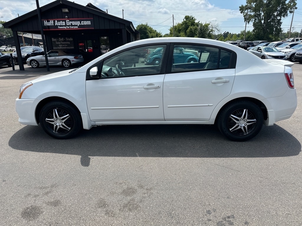 Nissan Sentra 4dr Sdn I4 CVT 2.0 2011