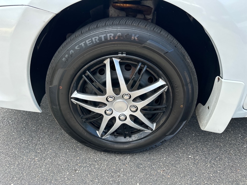 Nissan Sentra 4dr Sdn I4 CVT 2.0 2011