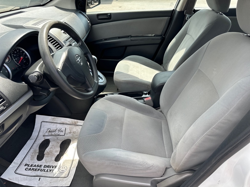 Nissan Sentra 4dr Sdn I4 CVT 2.0 2011