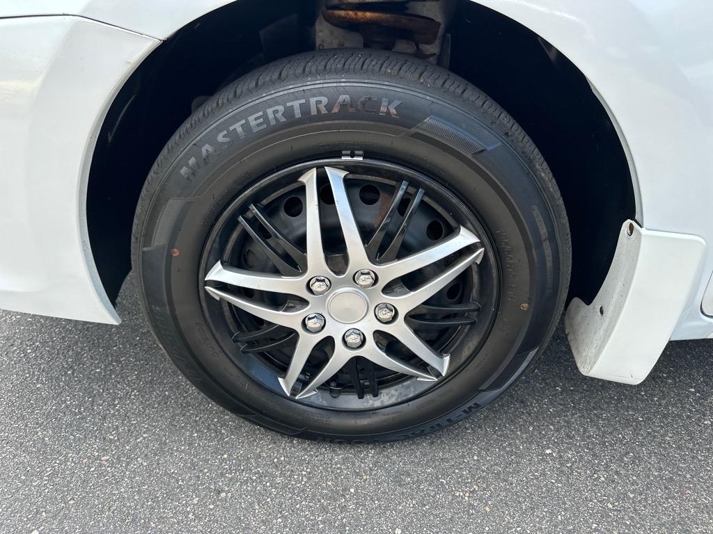 Nissan Sentra 4dr Sdn I4 CVT 2.0 2011