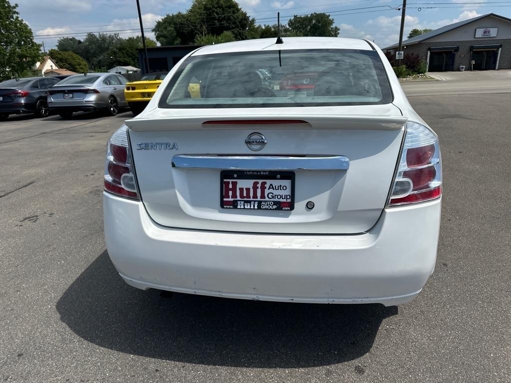 Nissan Sentra 4dr Sdn I4 CVT 2.0 2011