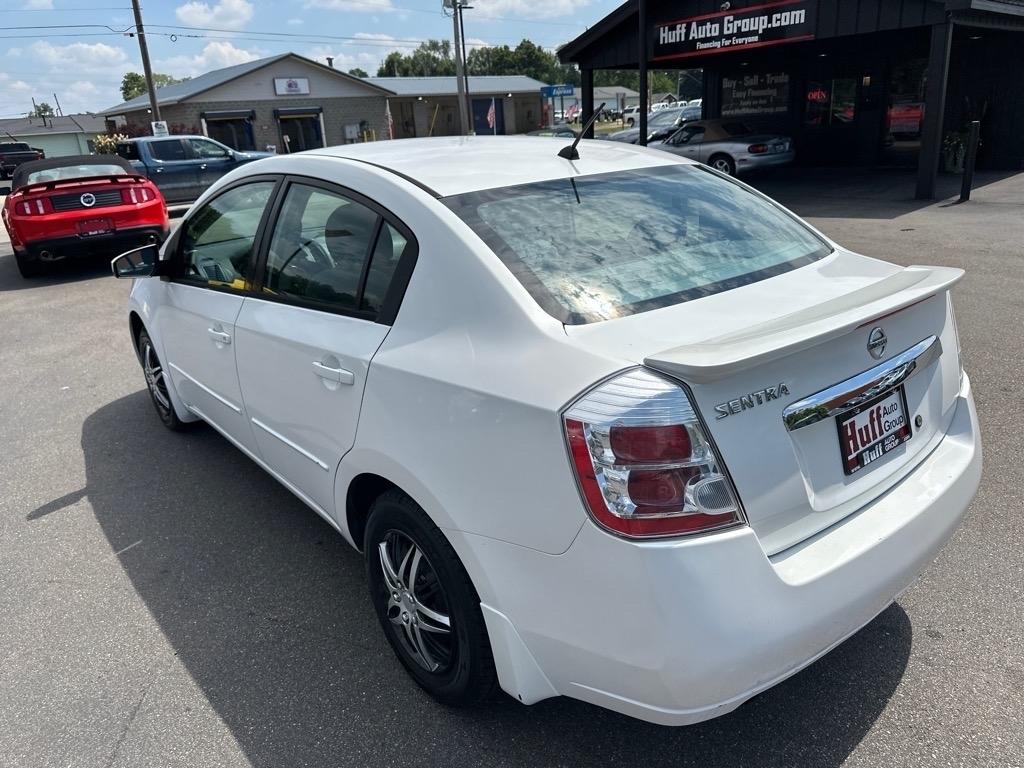 Nissan Sentra 4dr Sdn I4 CVT 2.0 2011