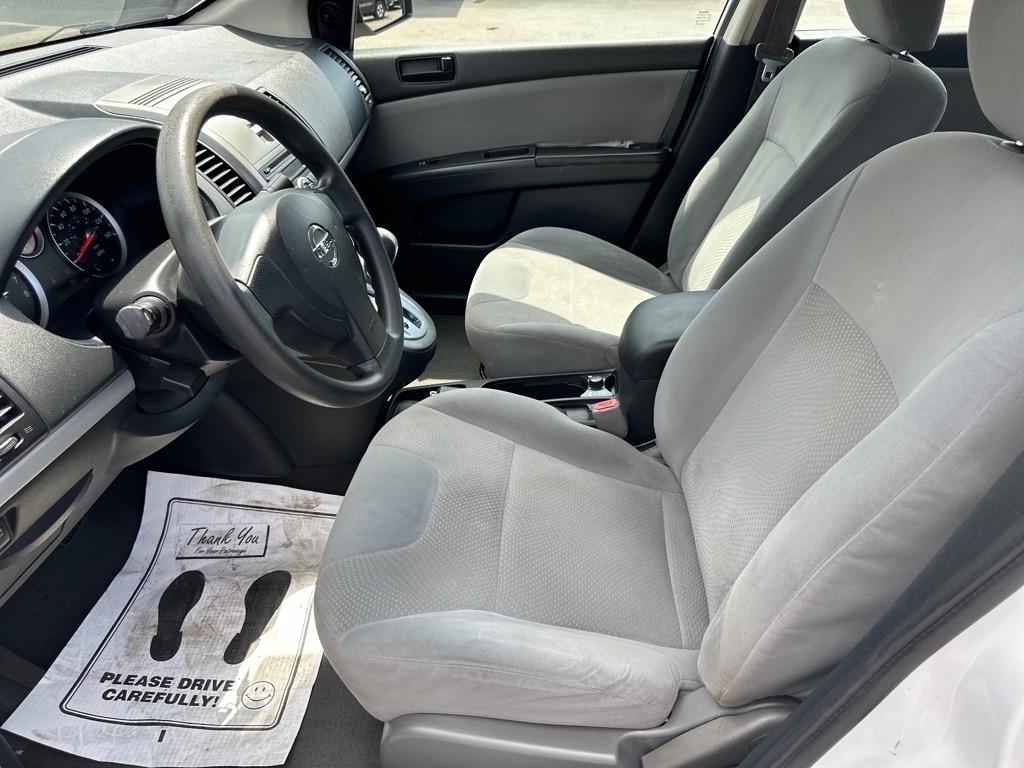 Nissan Sentra 4dr Sdn I4 CVT 2.0 2011