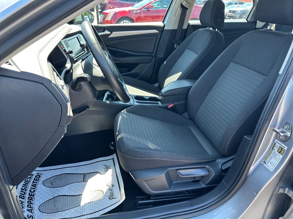 Volkswagen Jetta S Auto 2024