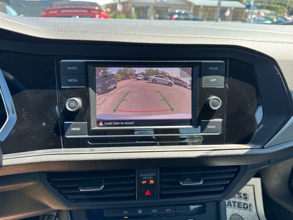 Volkswagen Jetta S Auto 2024