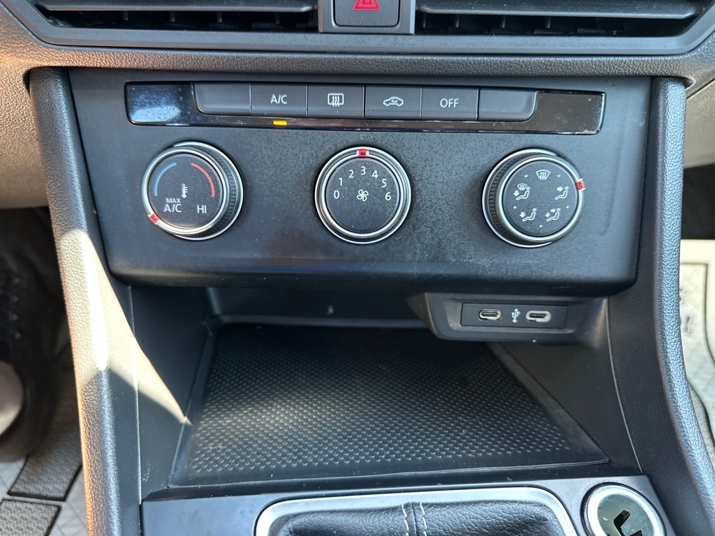 Volkswagen Jetta S Auto 2024