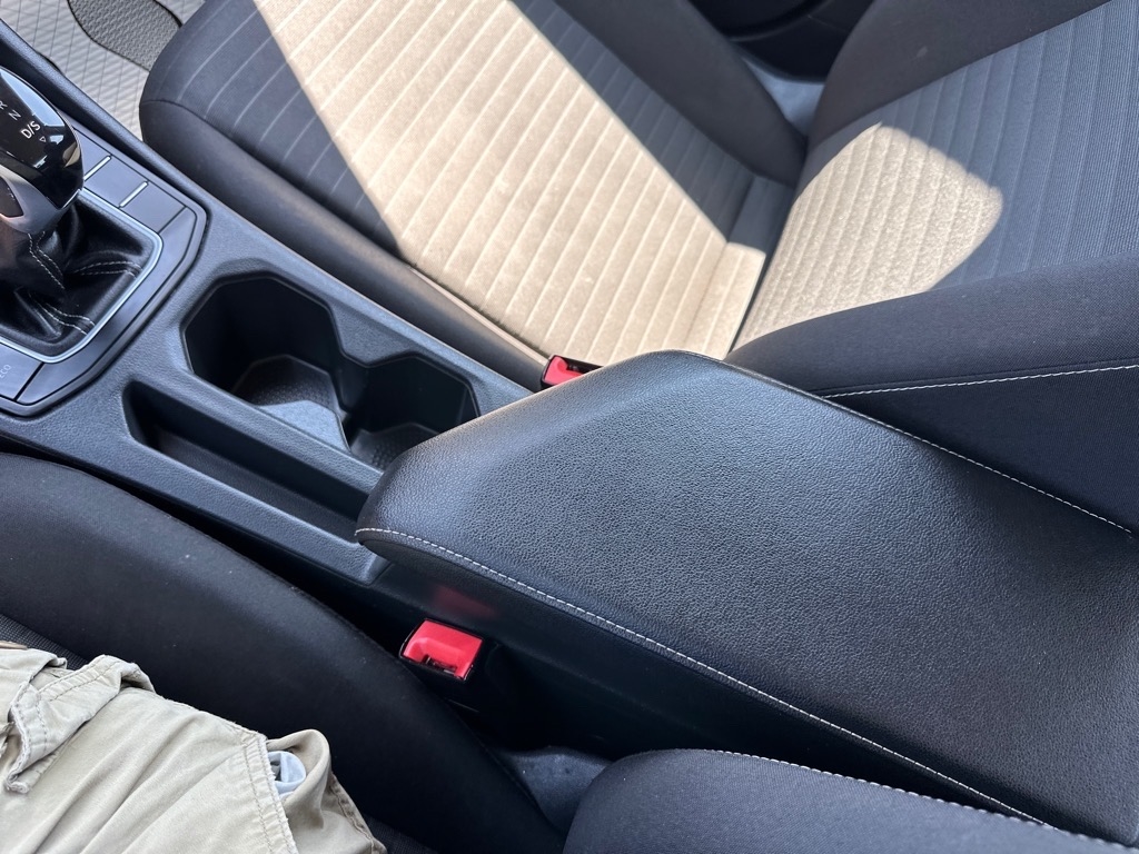 Volkswagen Jetta S Auto 2024