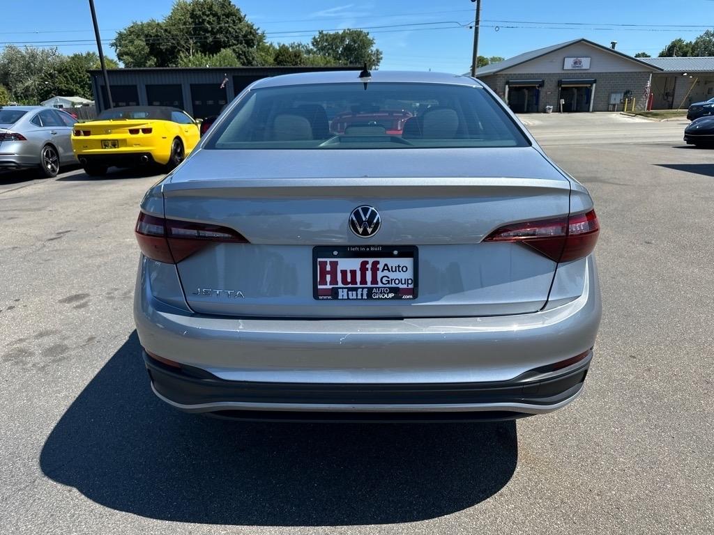 Volkswagen Jetta S Auto 2024