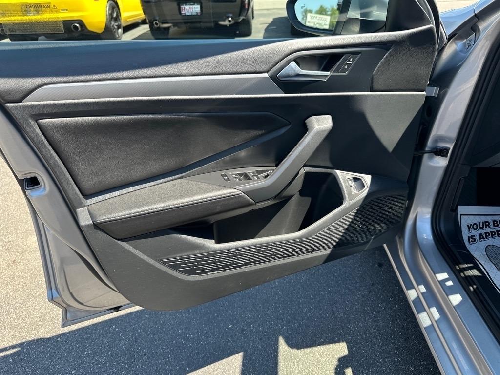 Volkswagen Jetta S Auto 2024