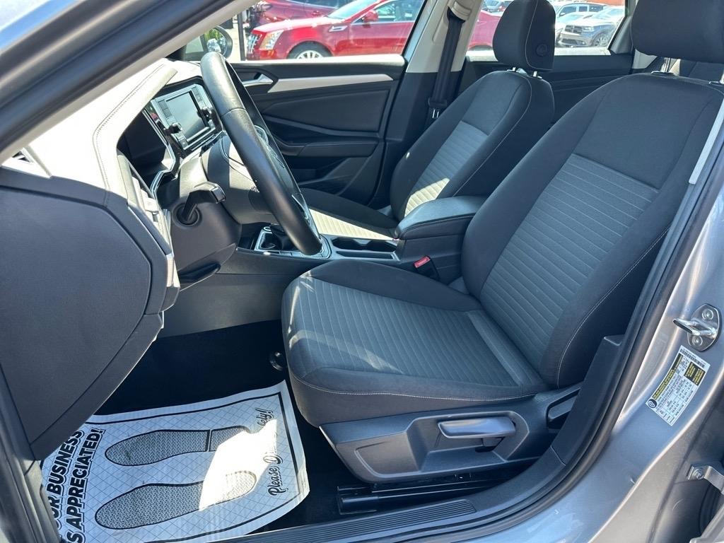 Volkswagen Jetta S Auto 2024