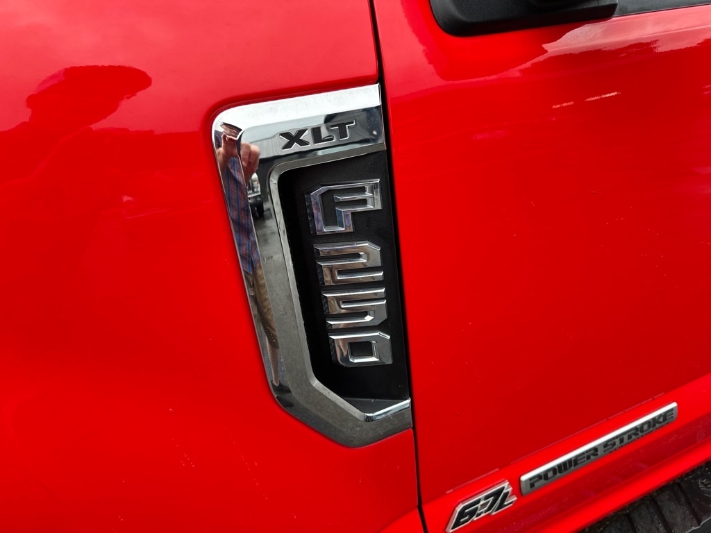 Ford Super Duty F-250 SRW Lariat 2WD SuperCab 8' Box 2021