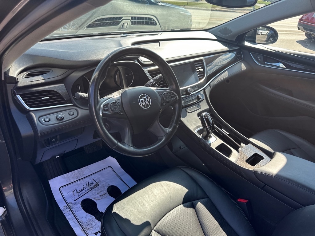 Buick LaCrosse 4dr Sdn Essence FWD 2017