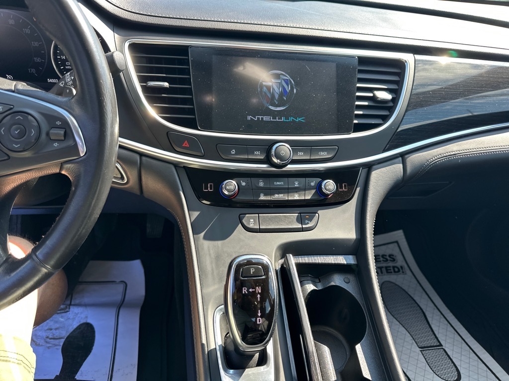 Buick LaCrosse 4dr Sdn Essence FWD 2017