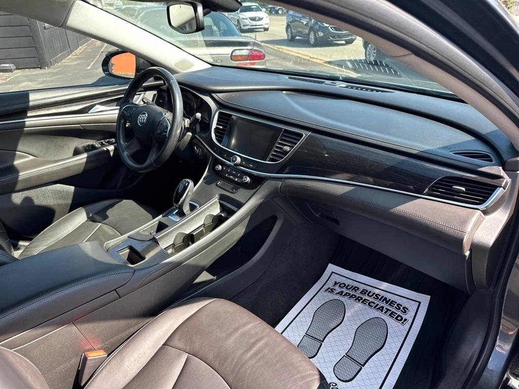 Buick LaCrosse 4dr Sdn Essence FWD 2017