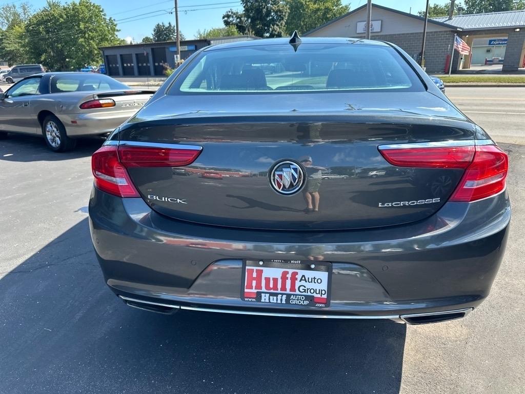Buick LaCrosse 4dr Sdn Essence FWD 2017