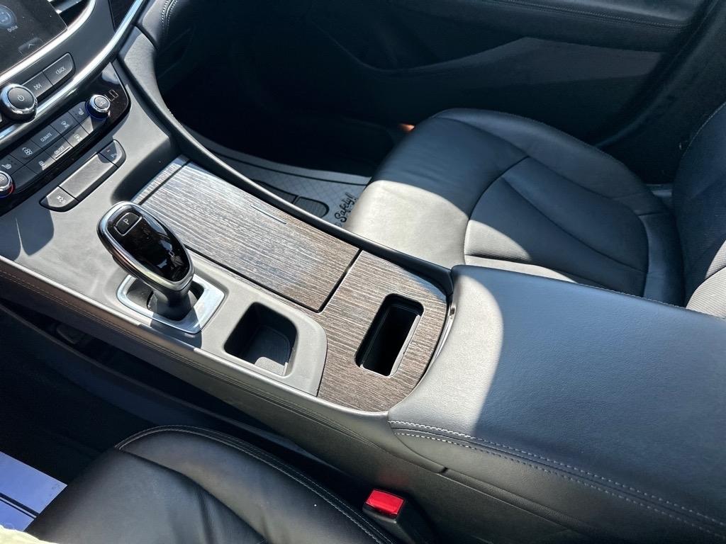 Buick LaCrosse 4dr Sdn Essence FWD 2017