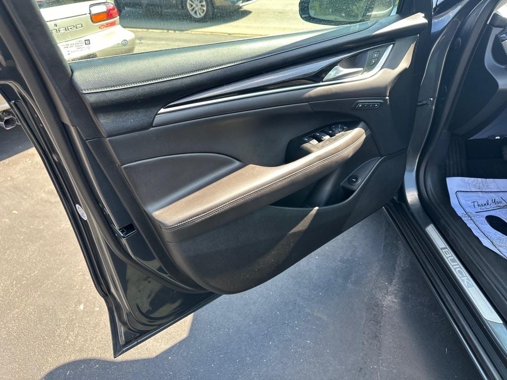 Buick LaCrosse 4dr Sdn Essence FWD 2017